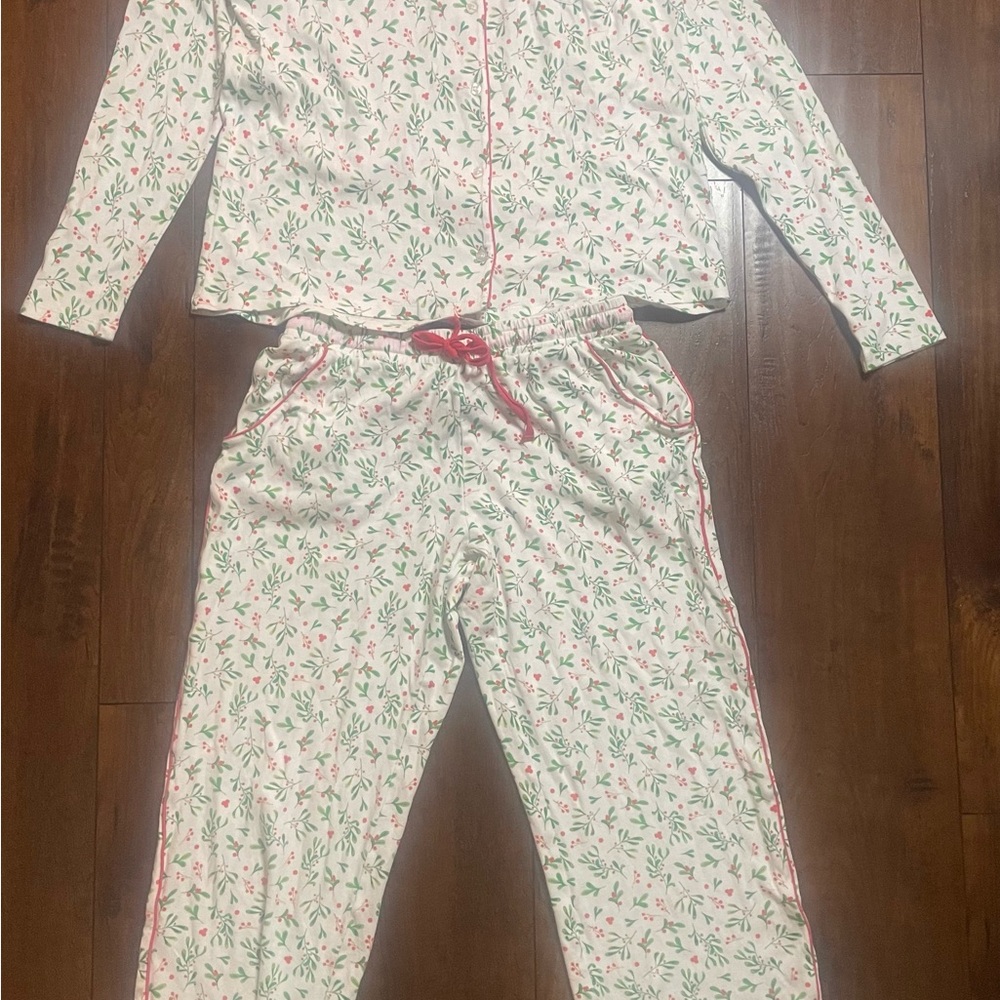 Eyelet and Ivy women’s pajama set size small mistletoe posies loungewear NWT